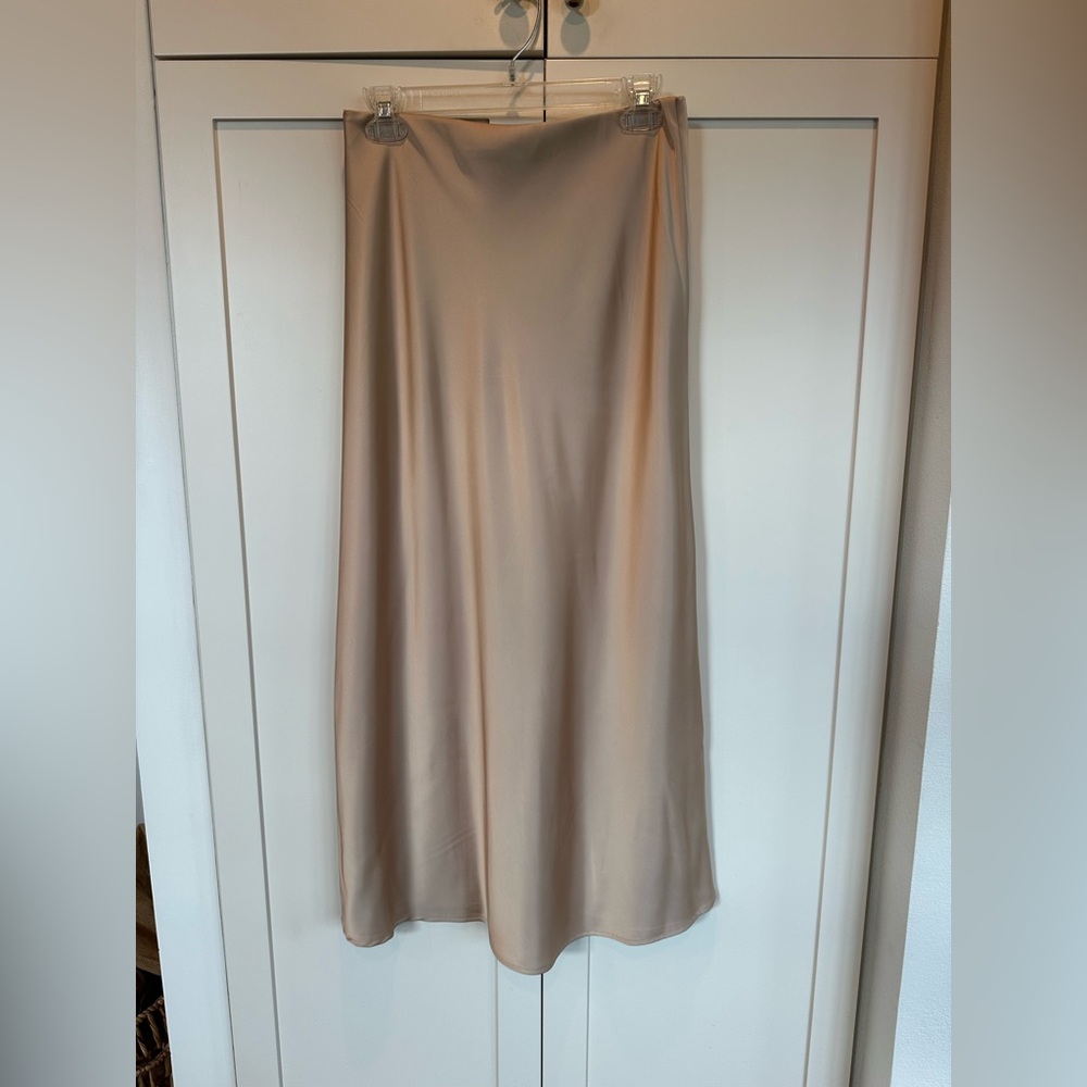 Rachel Zoe Beige satin skirt size 4
